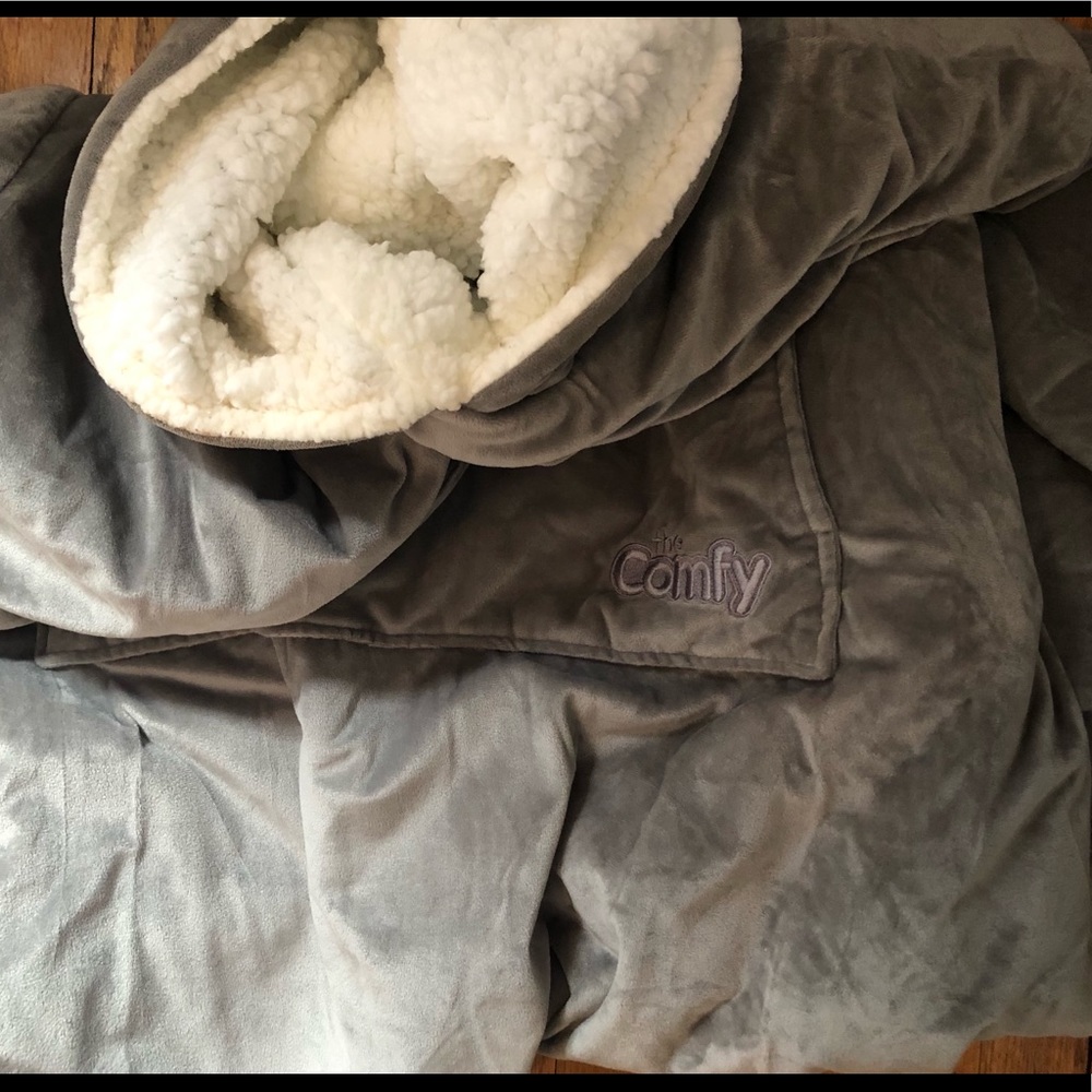 Giant “Comfy” Sweater Blanket